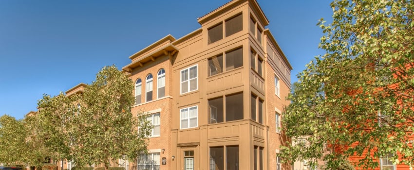 Exterior of a Bloomington apartment